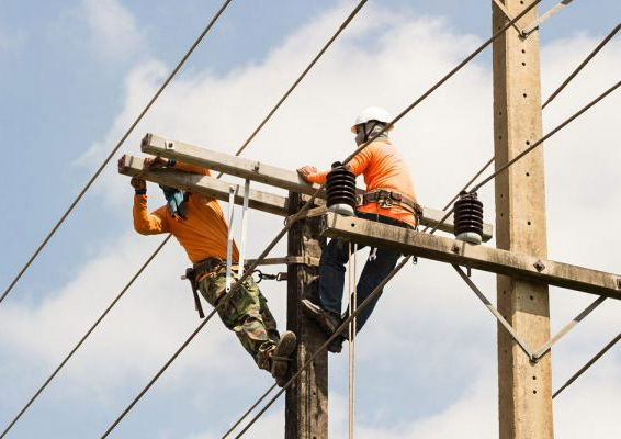 what it means to serve as an electrical lineman